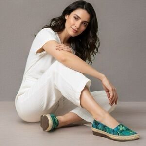 Aerosoles Espadrilles Blue/Green Tropical theme, Slip on, size 7.